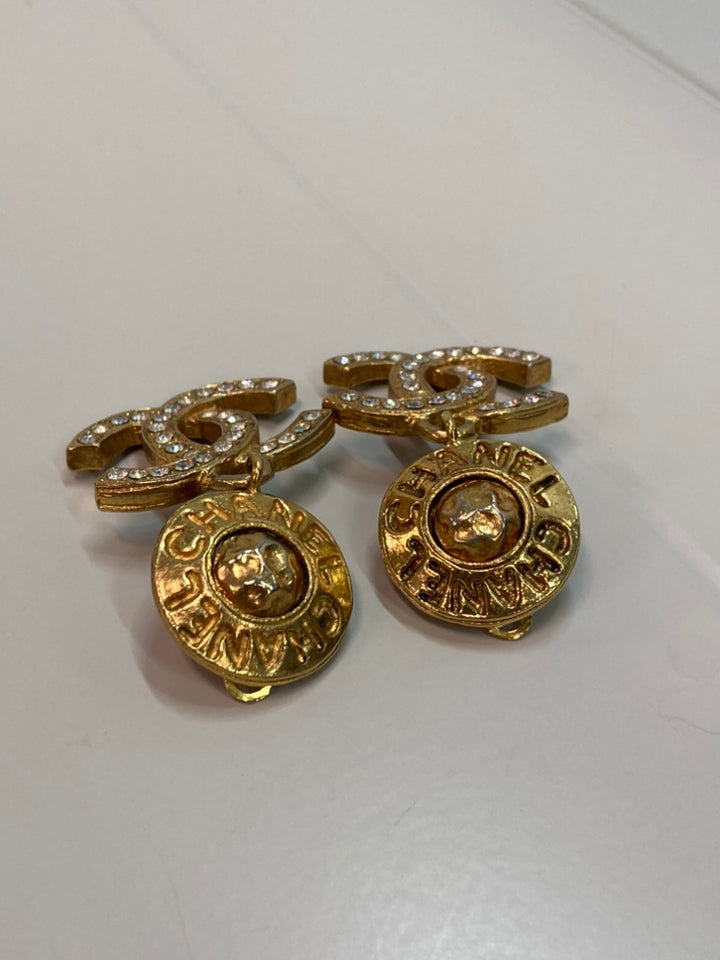 Chanel plaqué CC Strass pendantes Clip On Boucles d’oreilles