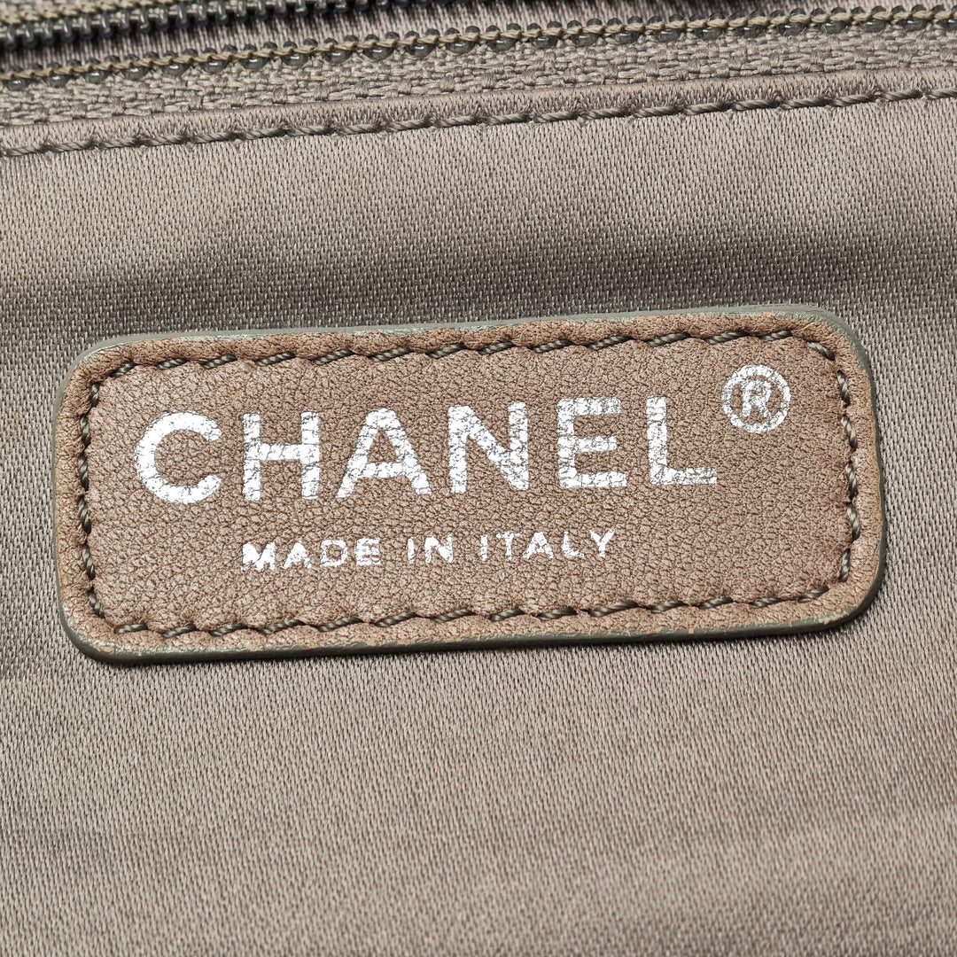 Chanel Nylon Bubble Quilt Accordion Chain à rabat