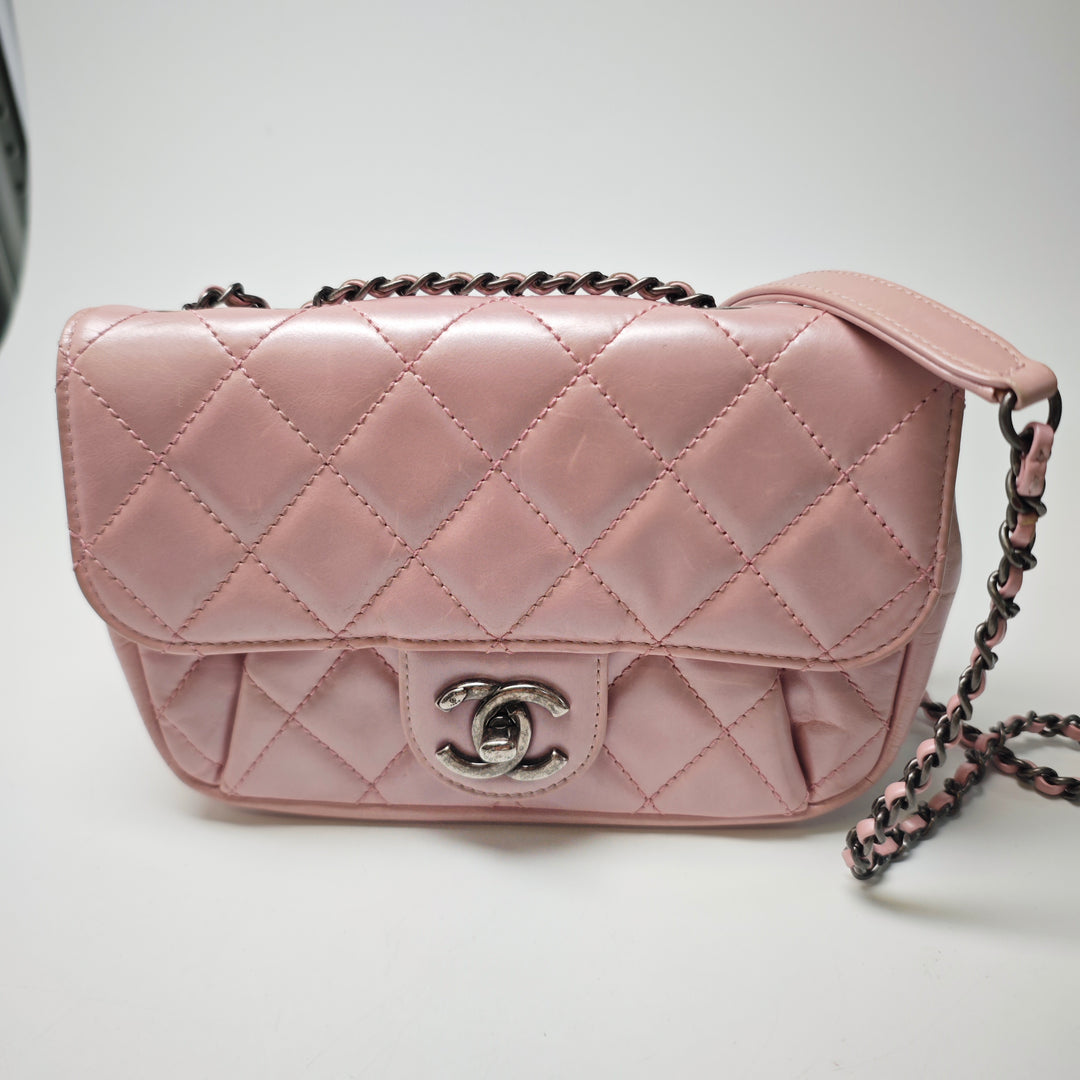 Chanel Mini Matelassé Metallic Cuir de veau Coco Pleats Chain à rabat