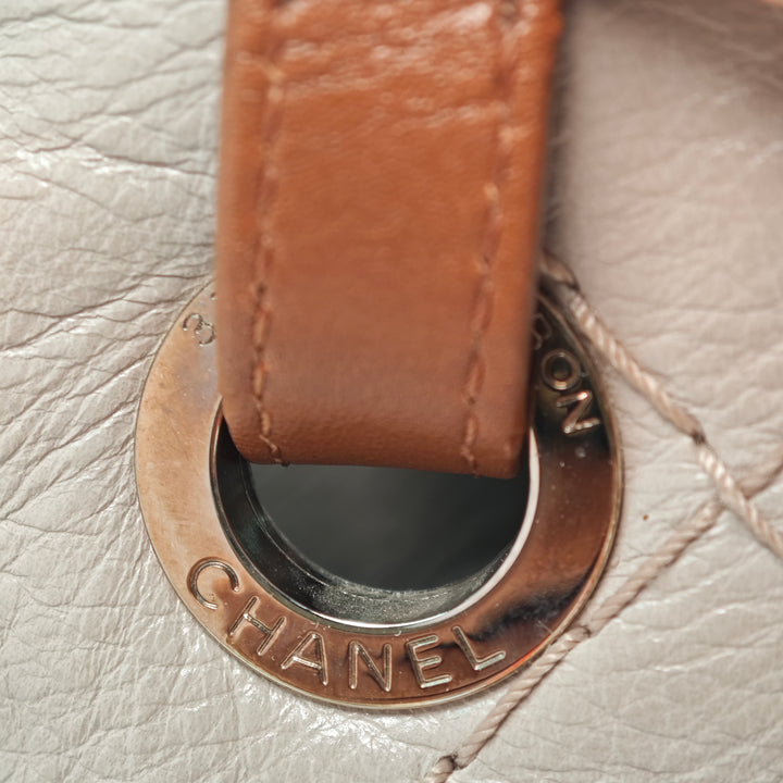 Chanel Glazed Cuir de veau On the Road Cabas