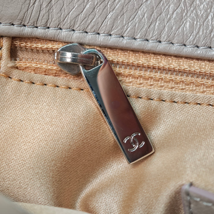 Chanel Glazed Cuir de veau On the Road Cabas