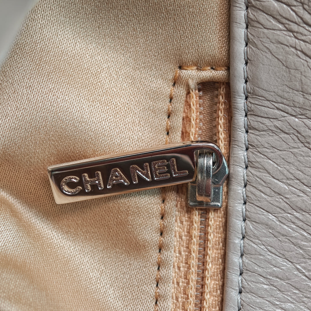 Chanel Glazed Cuir de veau On the Road Cabas