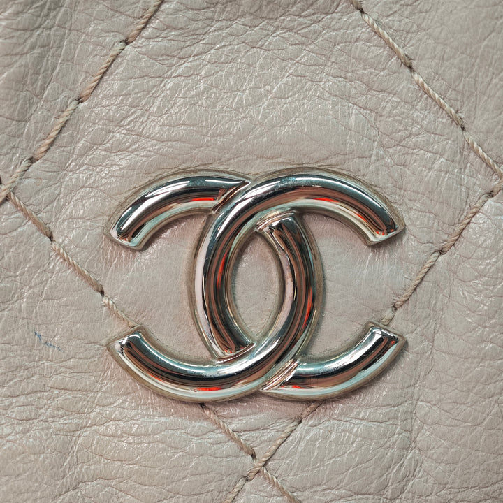 Chanel Glazed Cuir de veau On the Road Cabas