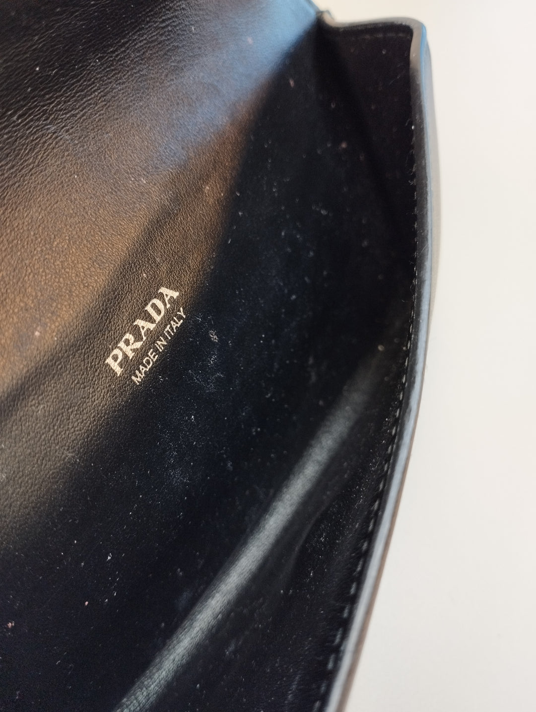 Prada Cuir de veau Envelope Pochette avec chaîne