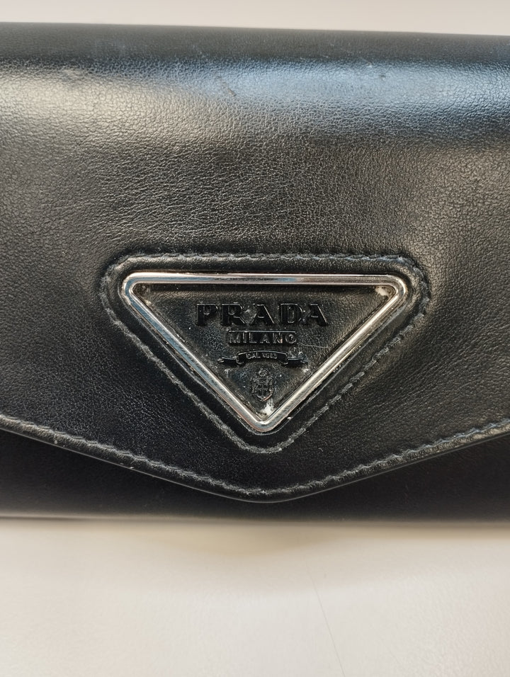 Prada Cuir de veau Envelope Pochette avec chaîne