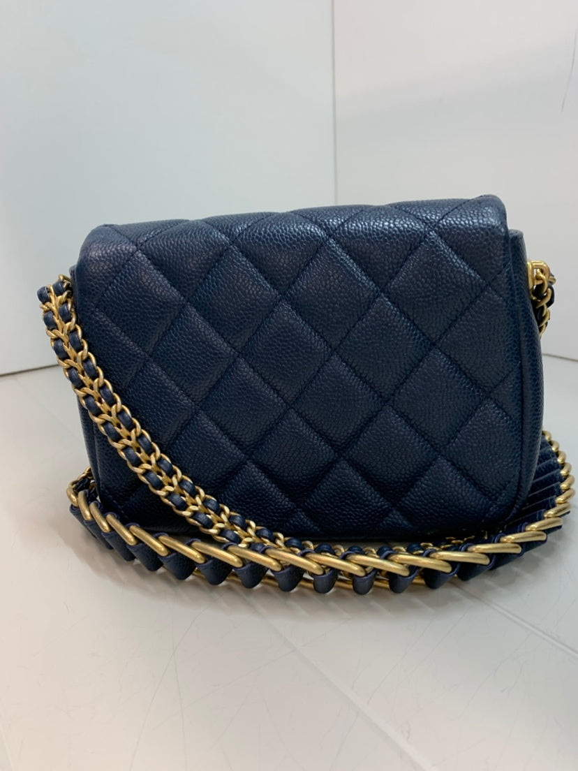 Chanel Mini Matelassé Caviar Chain Soul à rabat
