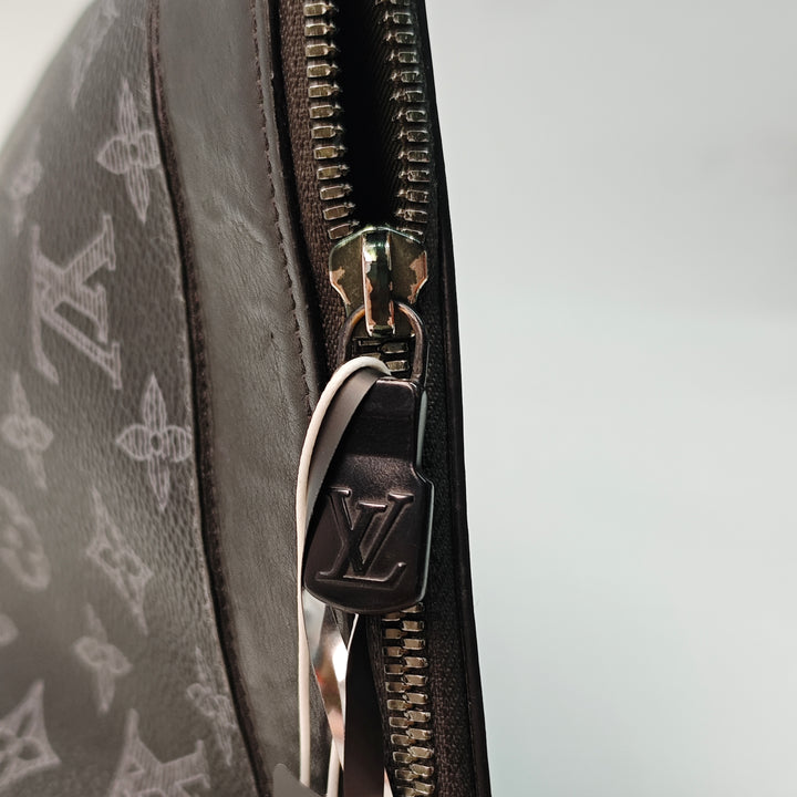 Louis Vuitton Monogram Eclipse Vivienne Apollo Pochette GM