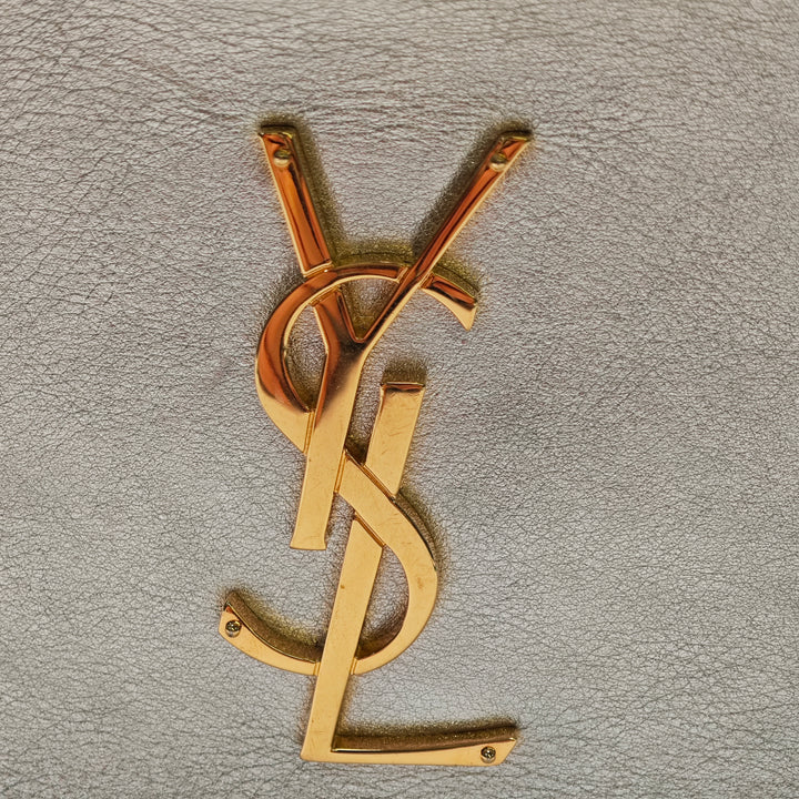 Saint Laurent Small Metallic Cuir de veau Classic Monogram Sac caméra