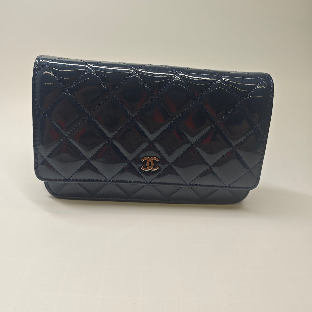 Chanel CC Matelassé Cuir verni Wallet on Chain