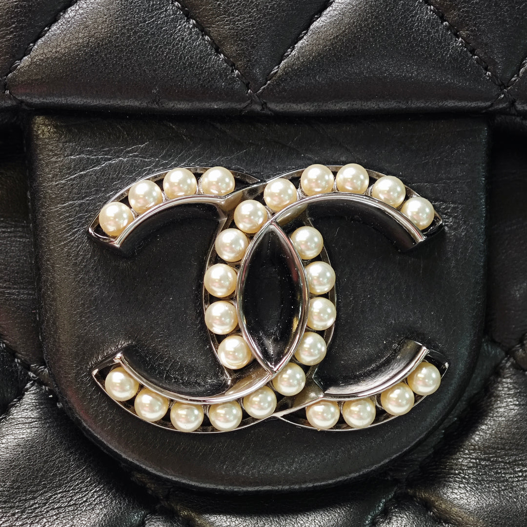 Chanel Medium Matelassé Cuir d’agneau Westminster Perle à rabat