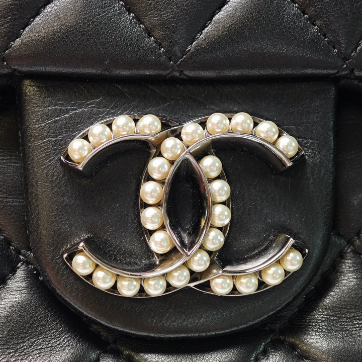 Chanel Medium Matelassé Cuir d’agneau Westminster Perle à rabat