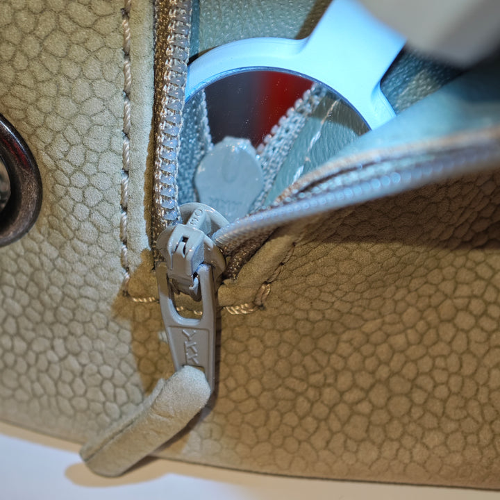 Chanel Matelassé Caviar Reissue 2.55 Double rabat 226