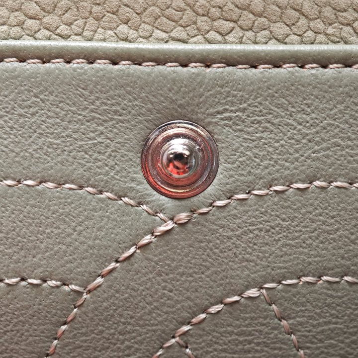 Chanel Matelassé Caviar Reissue 2.55 Double rabat 226