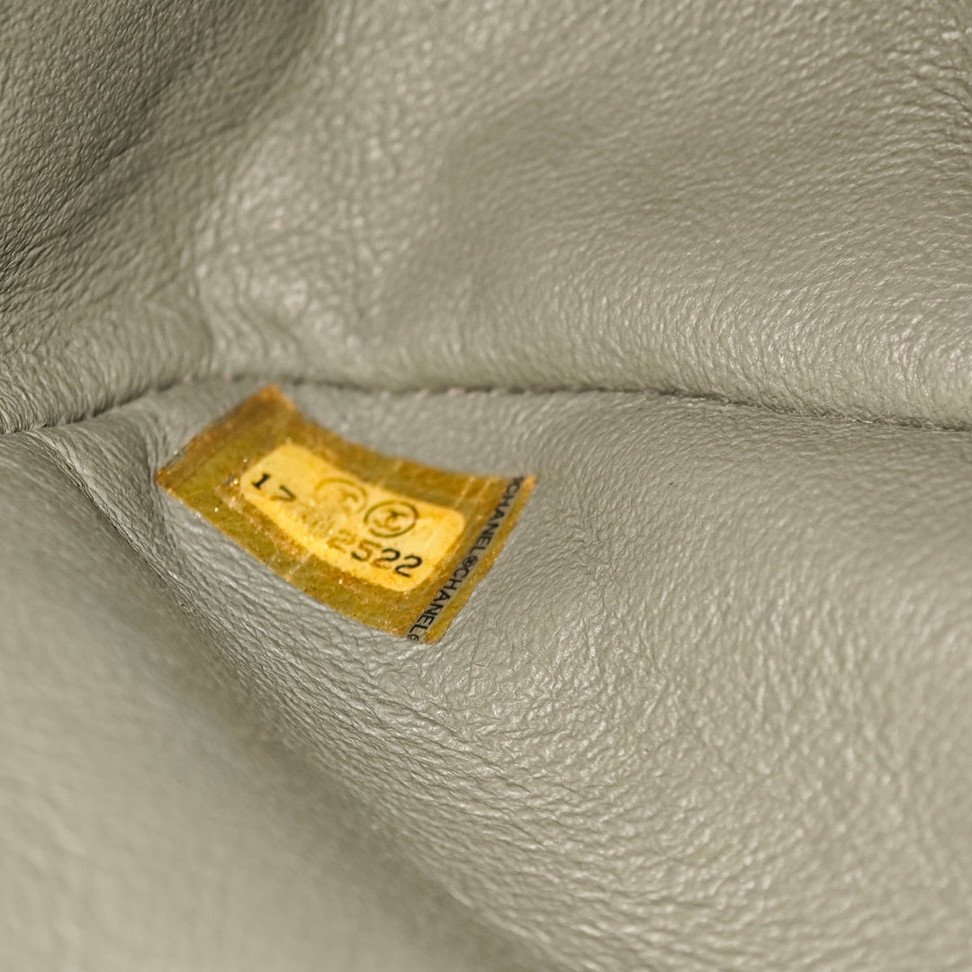 Chanel Matelassé Caviar Reissue 2.55 Double rabat 226