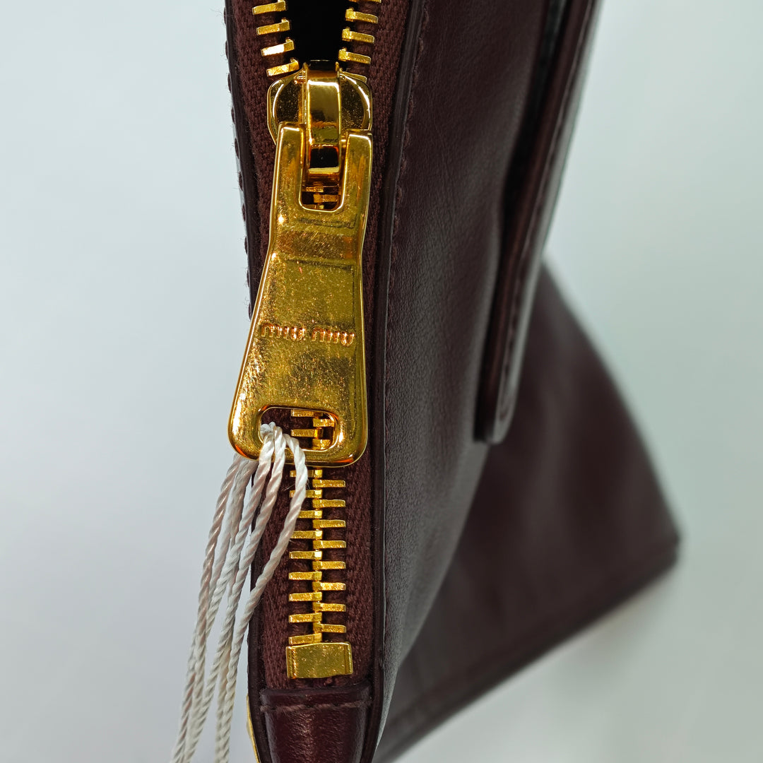 Miu Miu clouté Cuir Zip Pochette