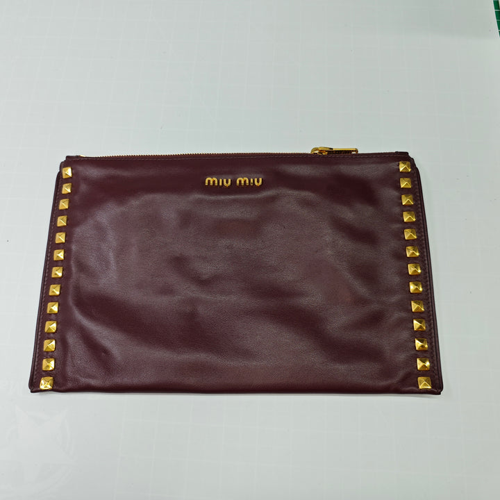 Miu Miu clouté Cuir Zip Pochette