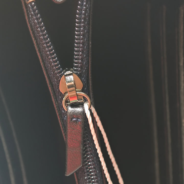Chanel CC Chevron Cuir d’agneau clouté Wallet on Chain