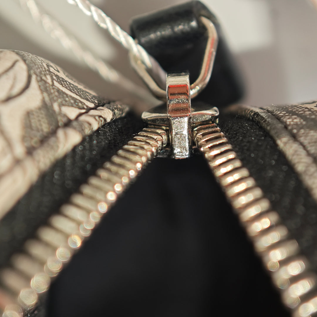 Chanel CC Cuir de veau Rond Pochette avec chaîne