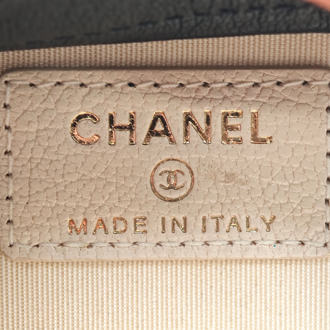 Chanel CC Tricolor Matelassé Cuir de chèvre Multi Pocket Wallet on Chain