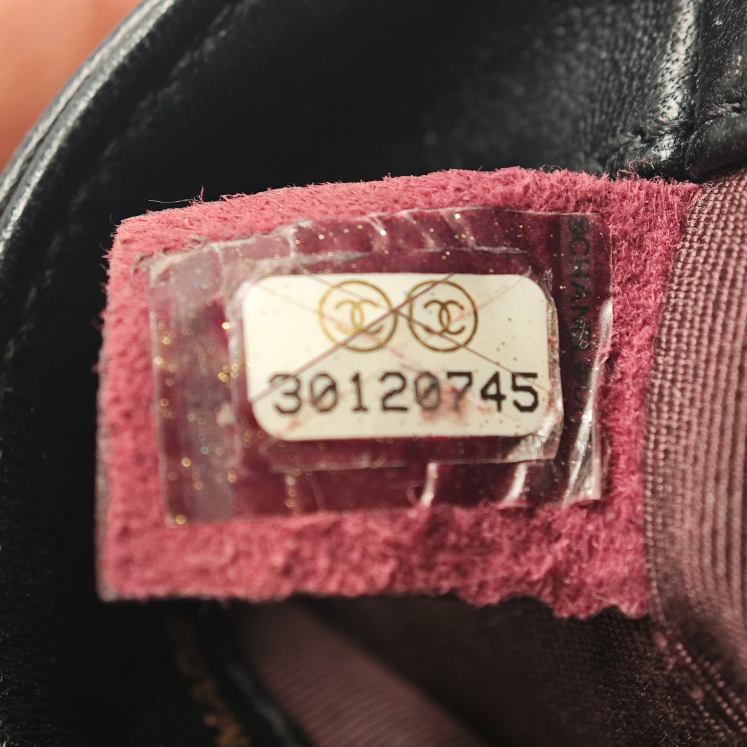 Chanel Cuir d’agneau Tech Me Out Pochette avec chaîne