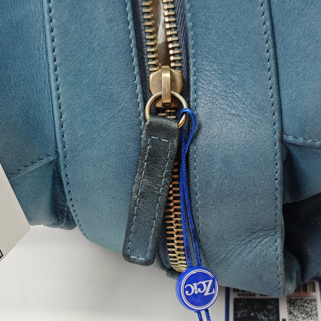 Chanel Matelassé Iridescent Cuir de veau Chic Quilt Bowling Sac
