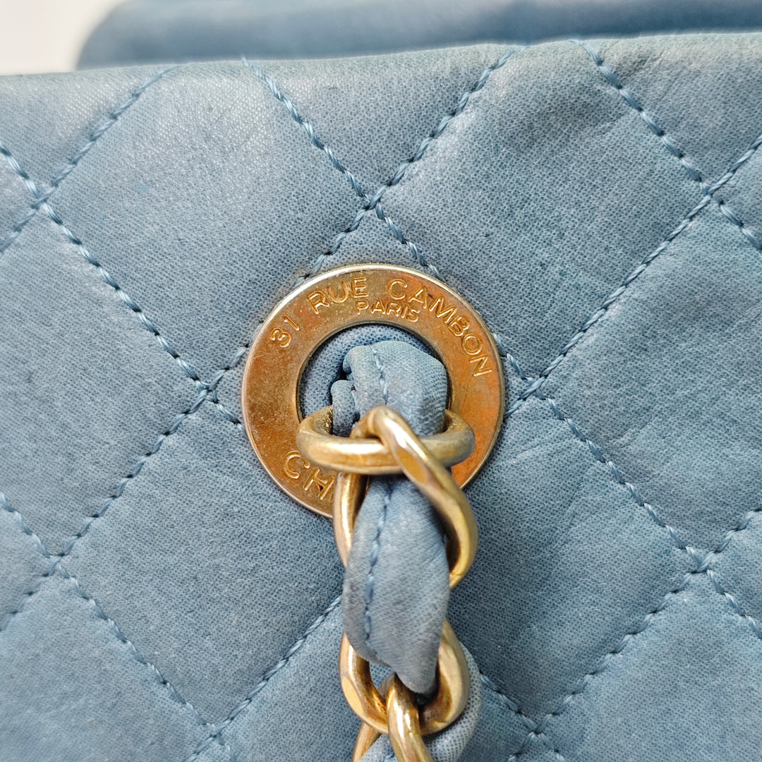 Chanel Matelassé Iridescent Cuir de veau Chic Quilt Bowling Sac