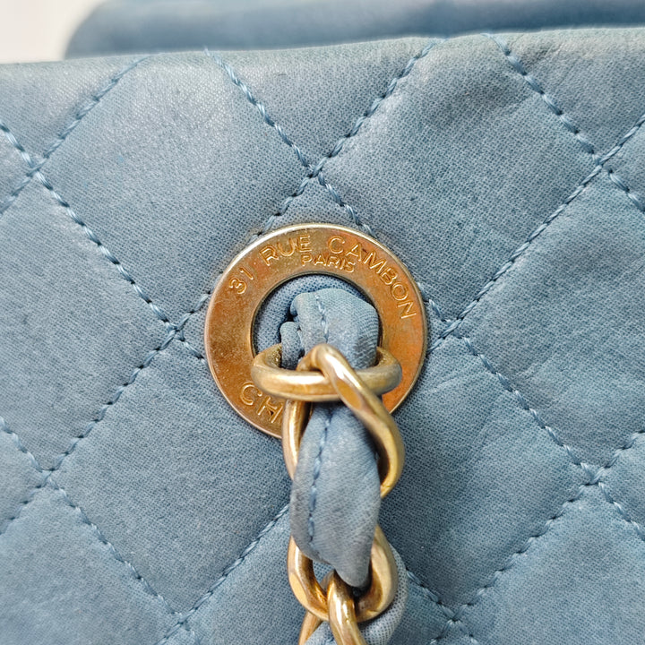 Chanel Matelassé Iridescent Cuir de veau Chic Quilt Bowling Sac