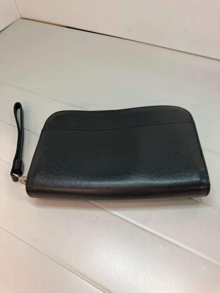Louis Vuitton Taiga Pochette Baikal