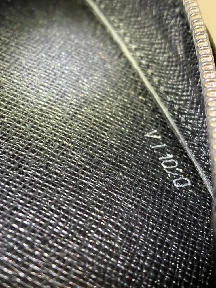 Louis Vuitton Taiga Pochette Baikal