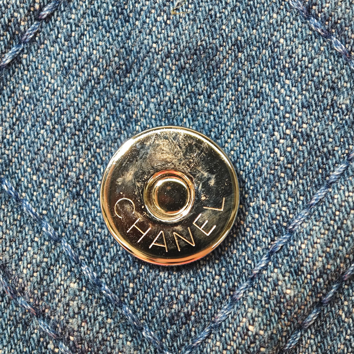 Chanel Jean 19 Phone Holder avec chaîne
