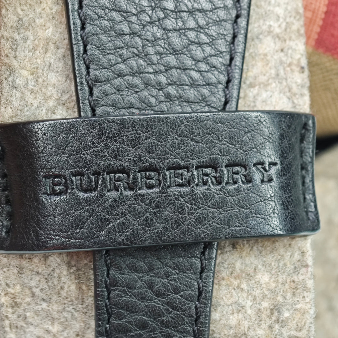 Burberry Mega Check Toile Korbin Sac à dos