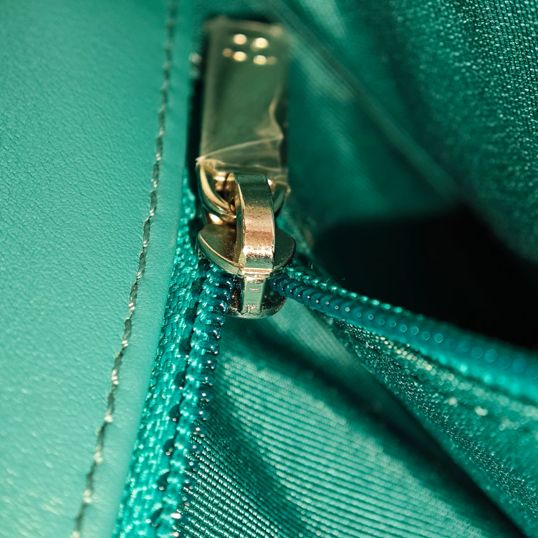 Chanel Small Matelassé Crumpled Cuir de veau Bi Vintage Rabat intégral