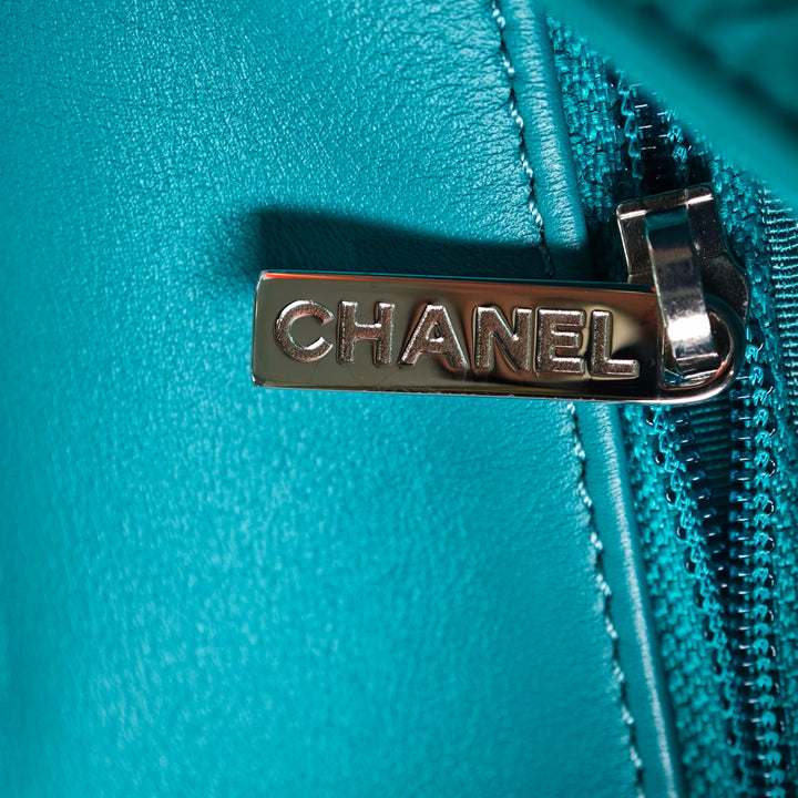 Chanel Small Matelassé Crumpled Cuir de veau Bi Vintage Rabat intégral