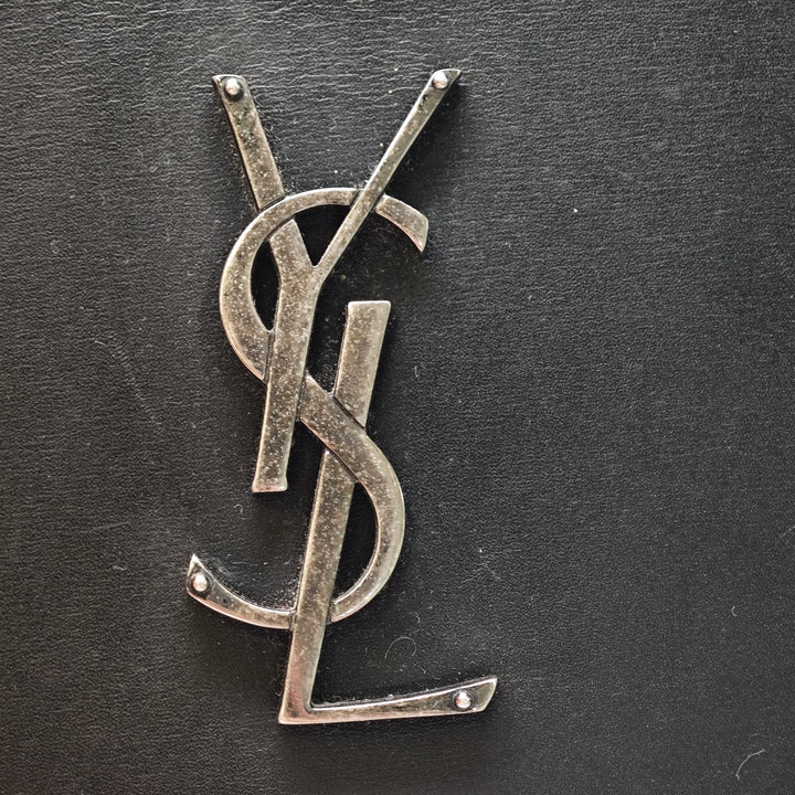 Saint Laurent Cuir Monogram Heart Pompon Sac porté croisé