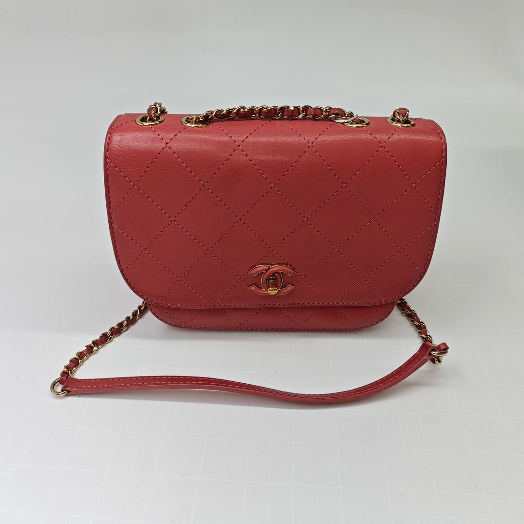 Chanel Small Surpiqué Cuir de veau Covered CC à rabat