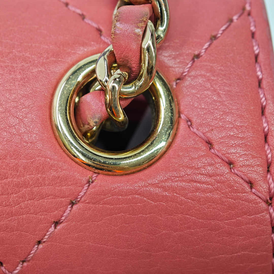 Chanel Small Surpiqué Cuir de veau Covered CC à rabat