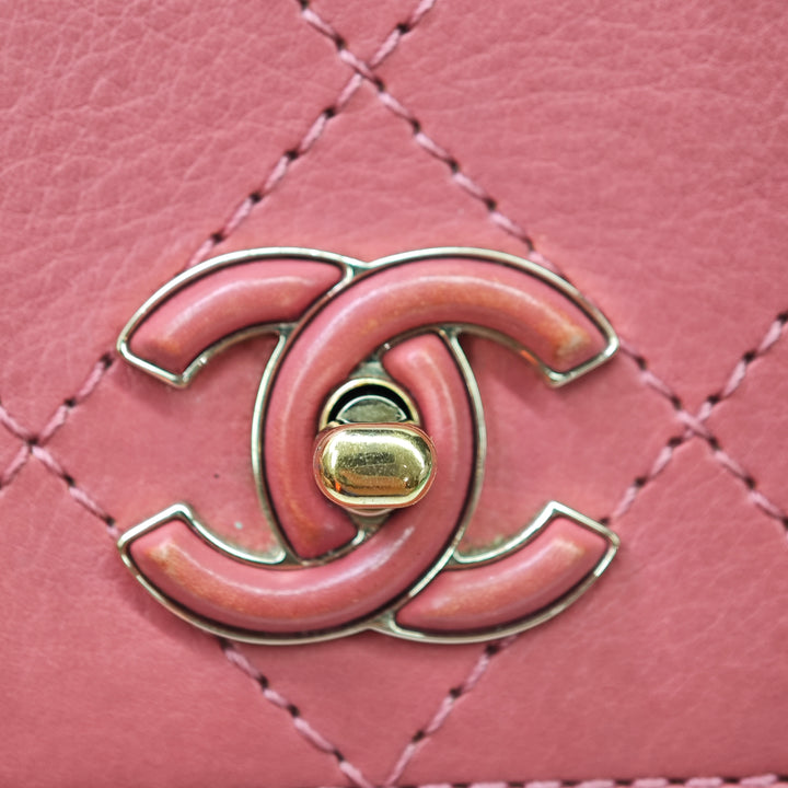 Chanel Small Surpiqué Cuir de veau Covered CC à rabat