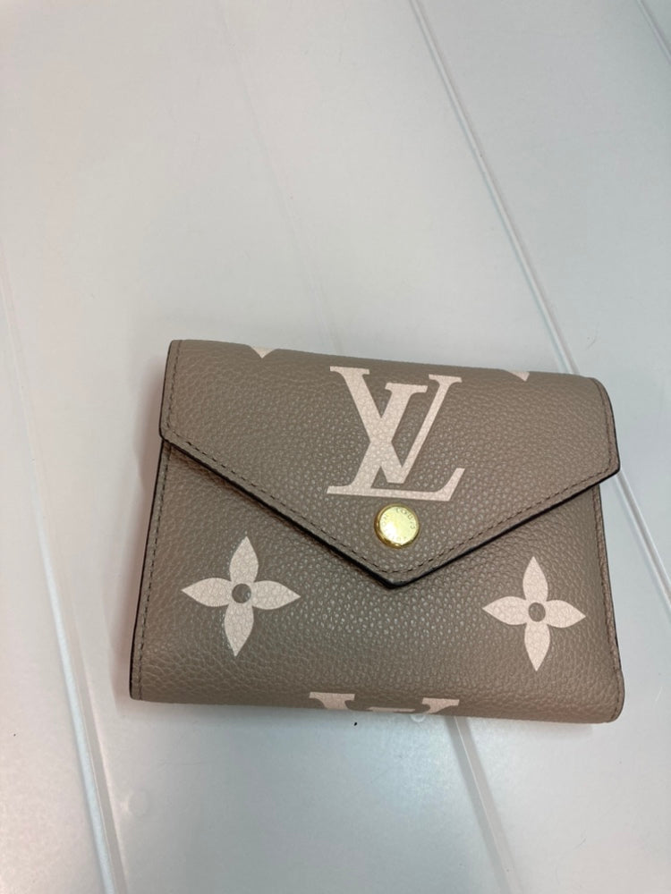 Louis Vuitton Monogram Empreinte Giant Victorine Portefeuille