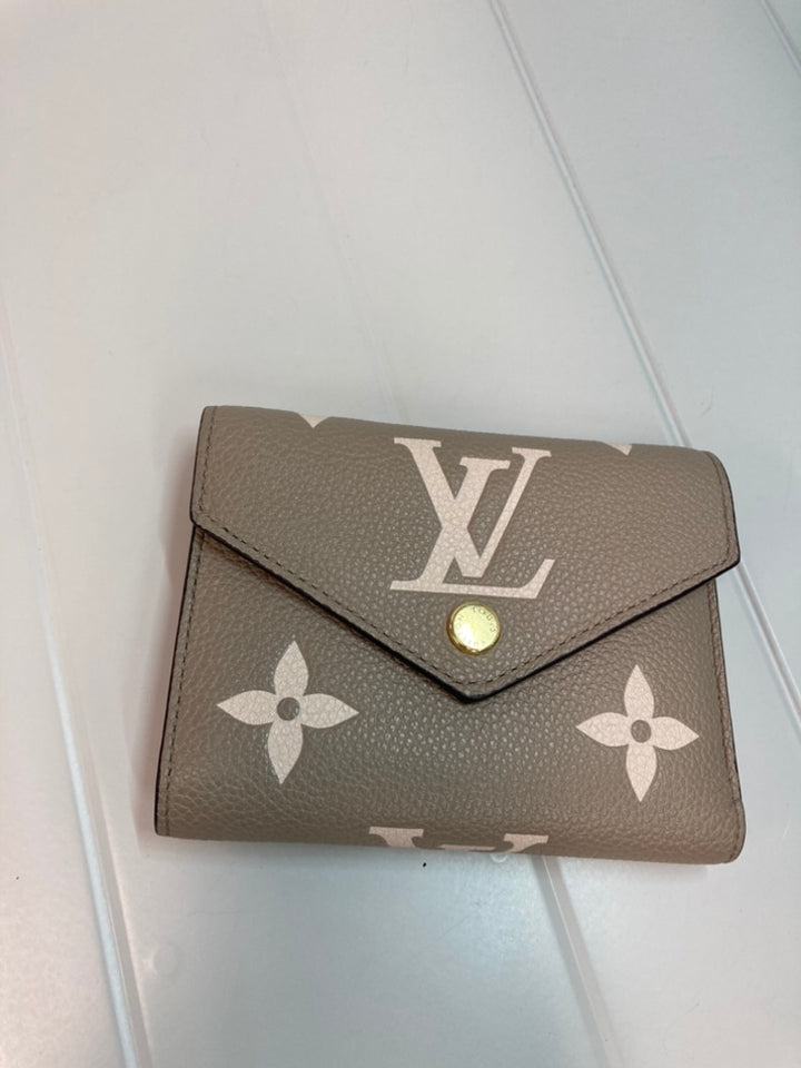 Louis Vuitton Monogram Empreinte Giant Victorine Portefeuille