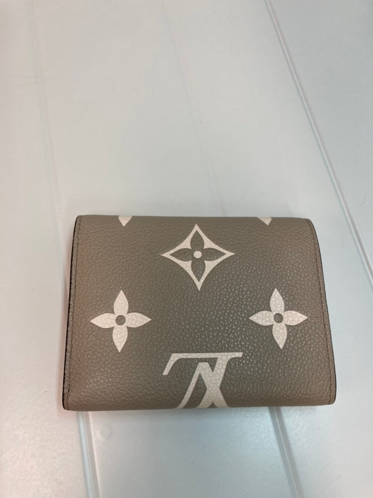 Louis Vuitton Monogram Empreinte Giant Victorine Portefeuille