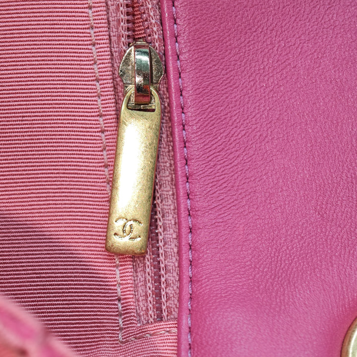 Chanel Matelassé froissé Cuir verni Pagoda Accordion à rabat