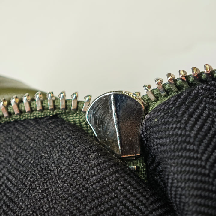 LOEWE embossé Cuir Anagram Repeat T Pochette