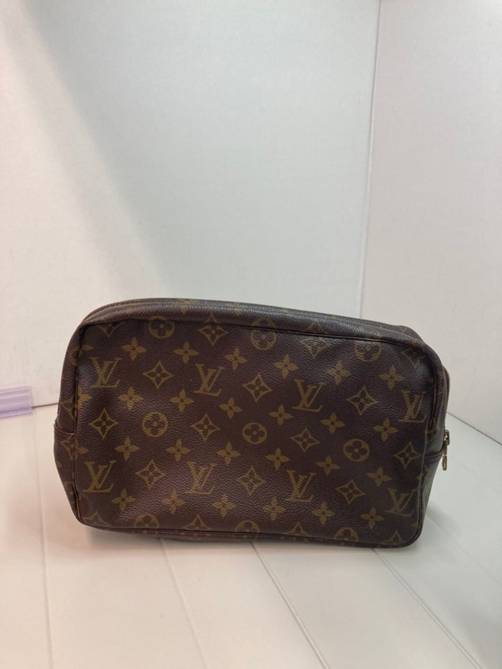 Louis Vuitton Monogram Trousse Toilette 28