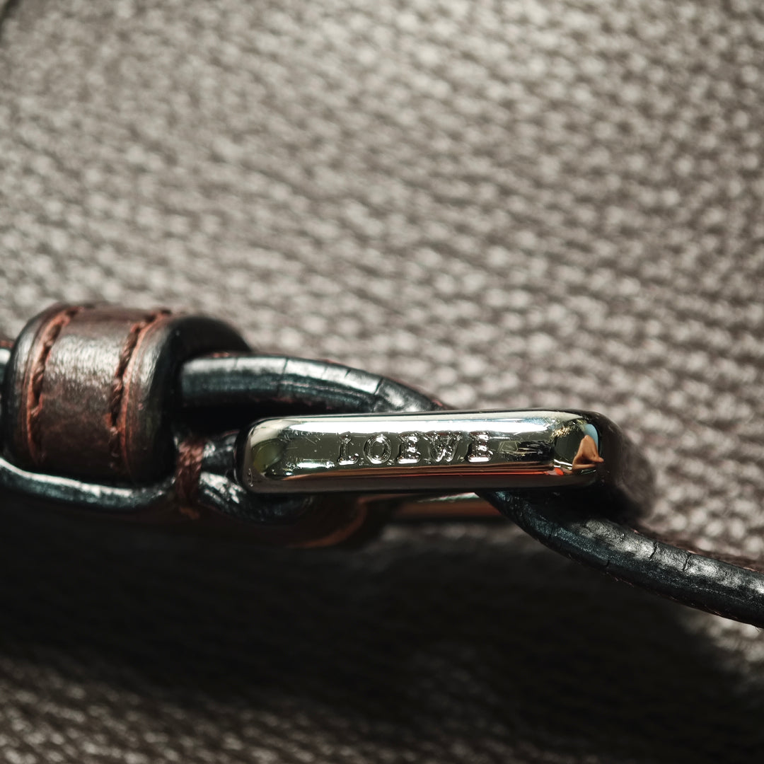 LOEWE Cuir Anagram à rabat Sac porté croisé