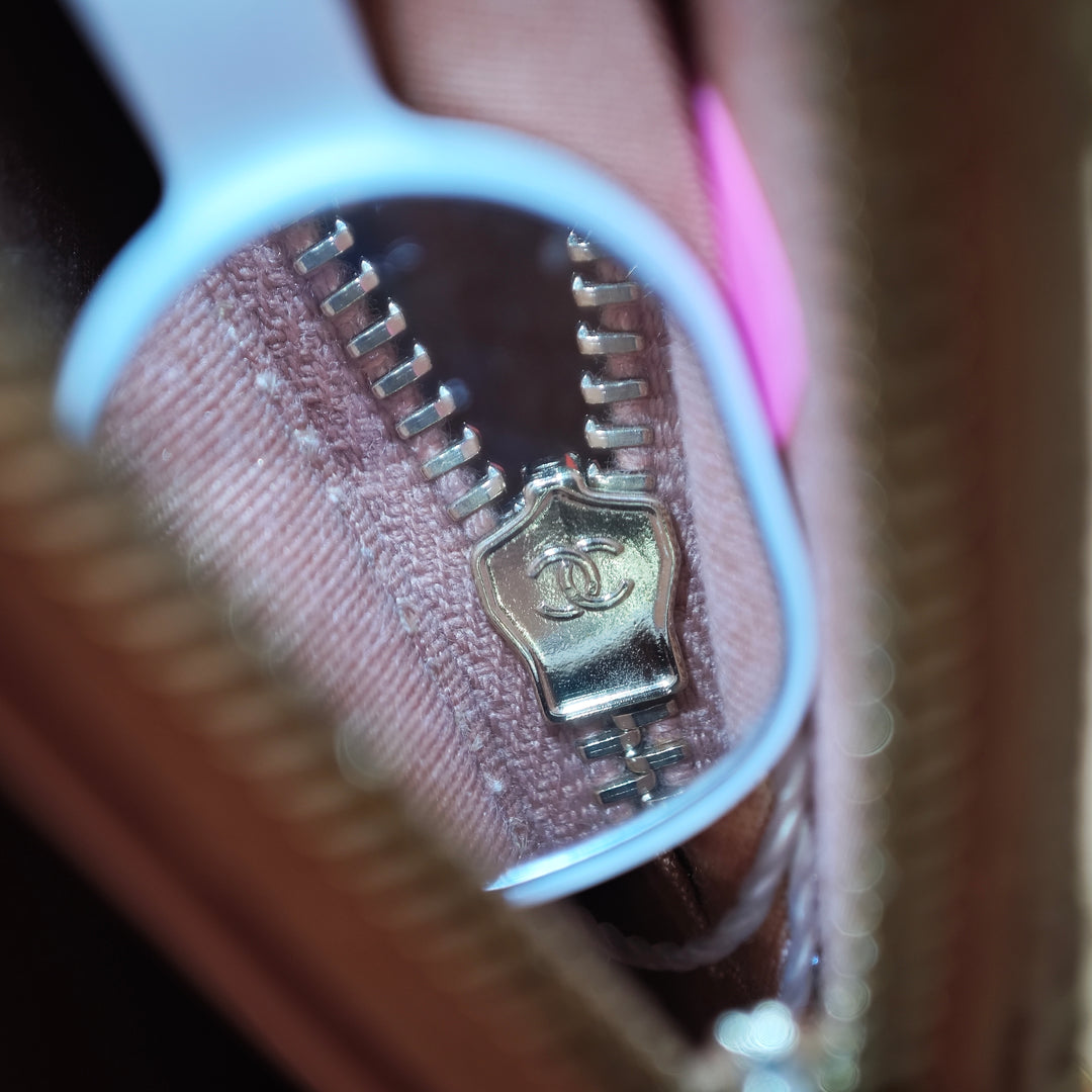 Chanel Raffia Deauville Double Zip Pochette avec chaîne