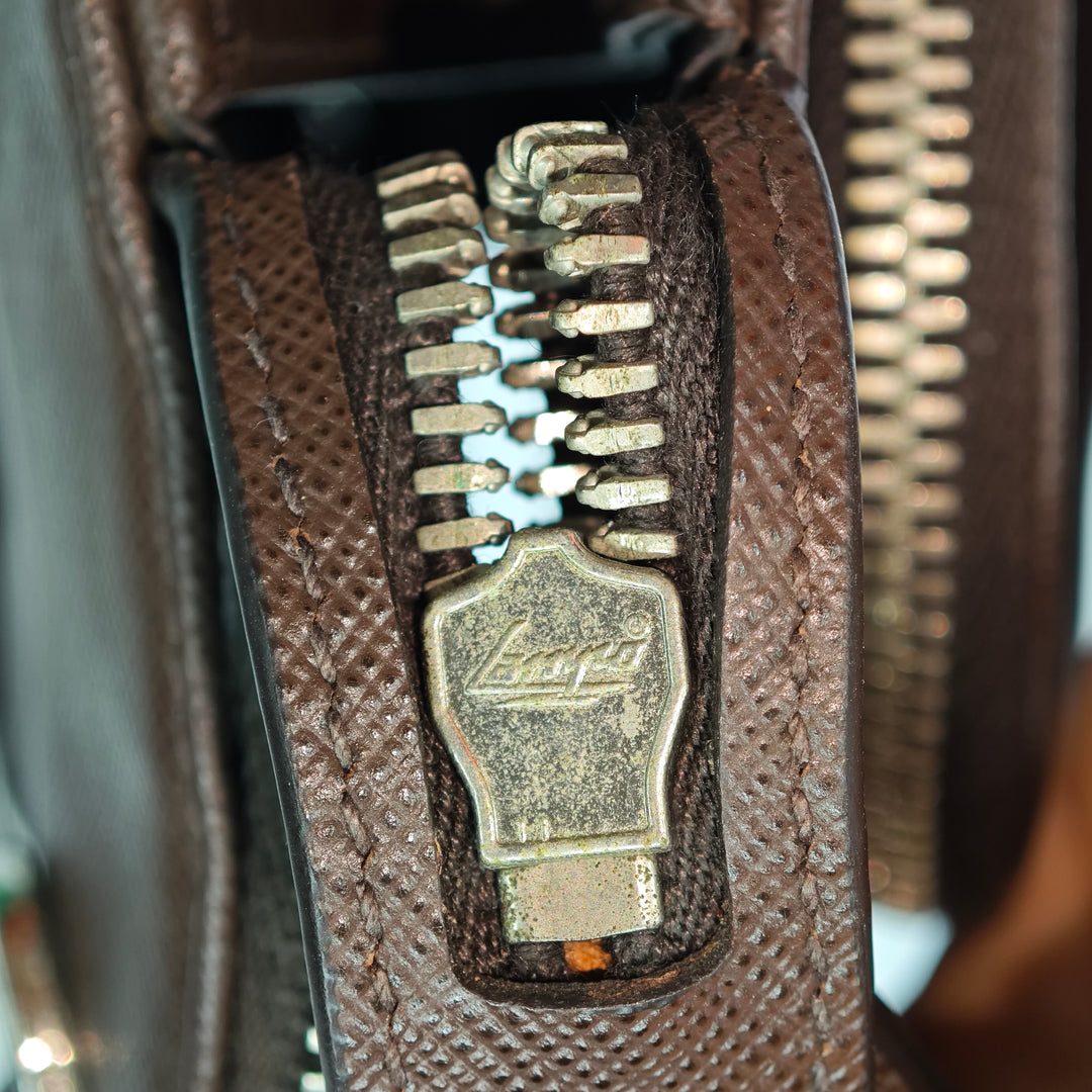 Prada Saffiano Cuir Travel Front Zip Pocket Porte-documents