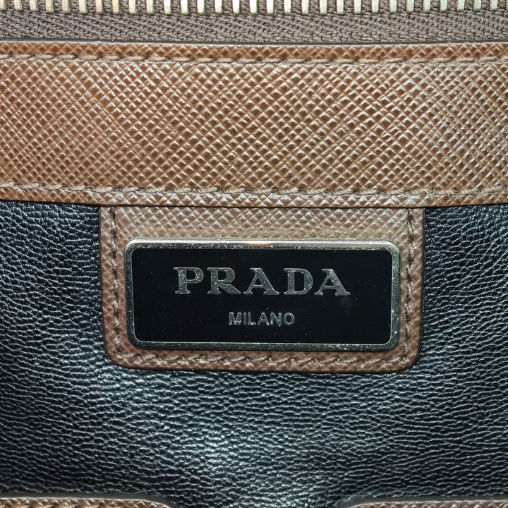 Prada Saffiano Cuir Travel Front Zip Pocket Porte-documents