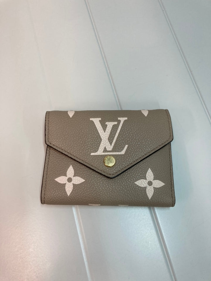 Louis Vuitton Monogram Empreinte Giant Victorine Portefeuille