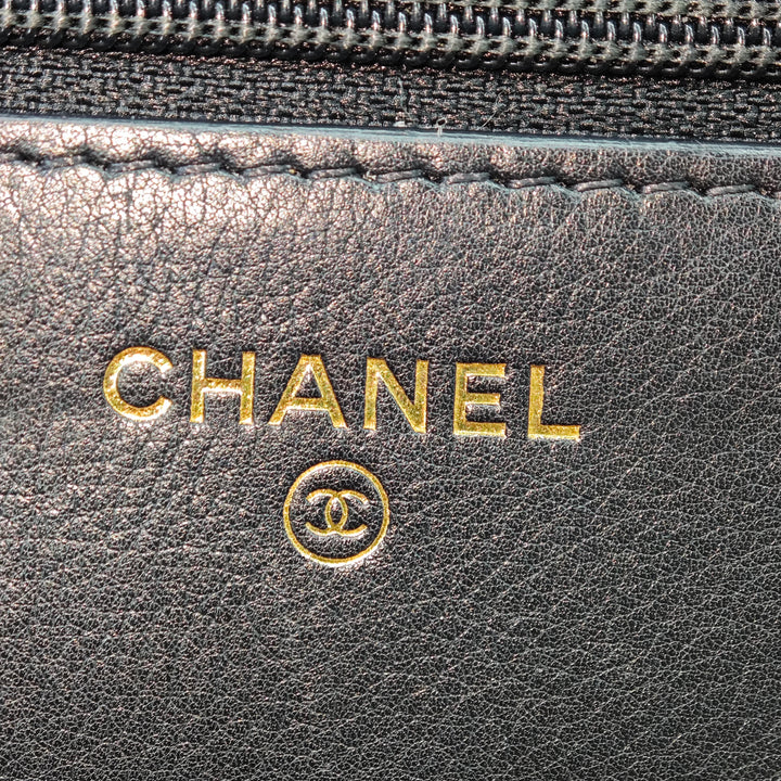 Chanel CC Matelassé Cuir d’agneau Perle Wallet on Chain