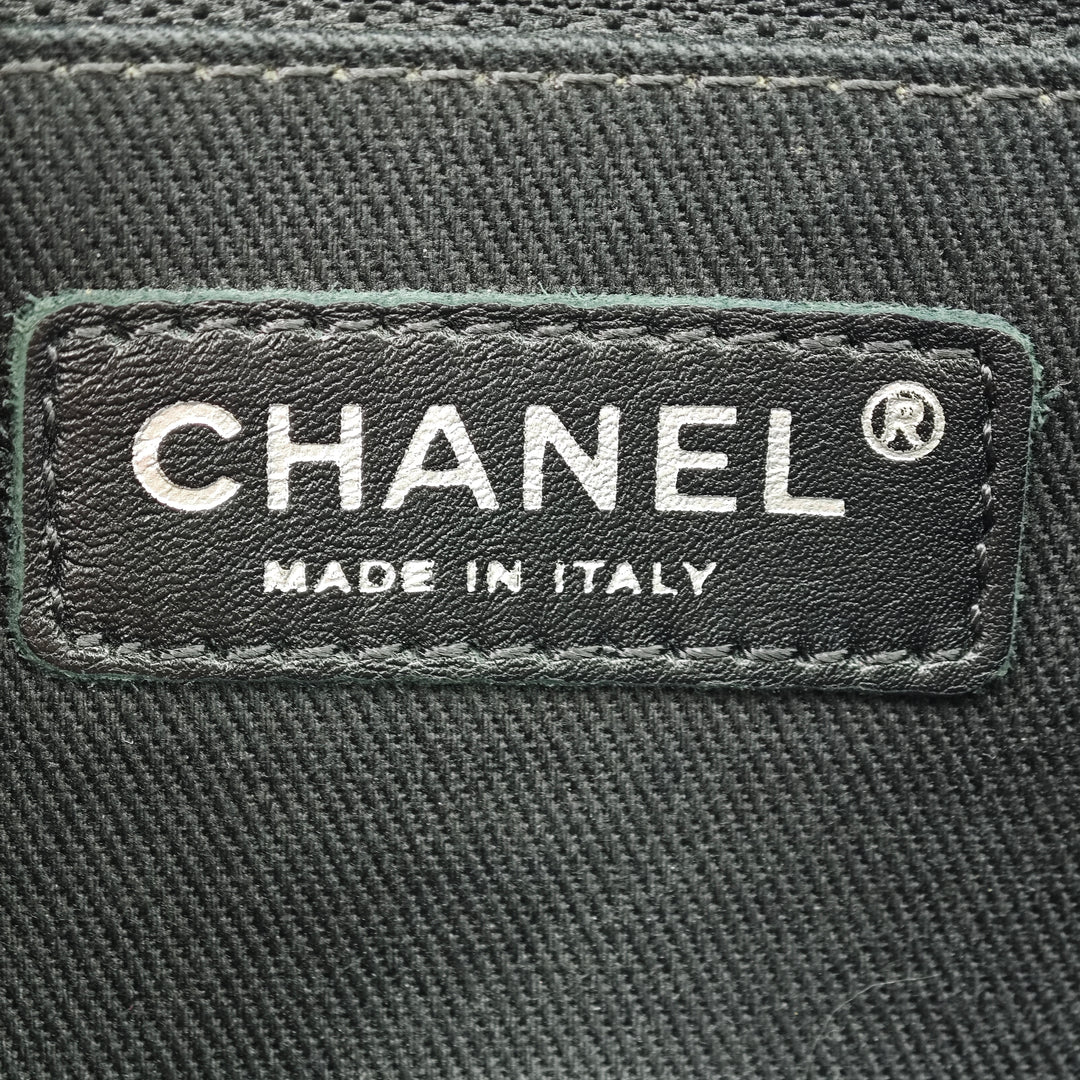 Chanel Medium Matelassé Iridescent Caviar Easy à rabat